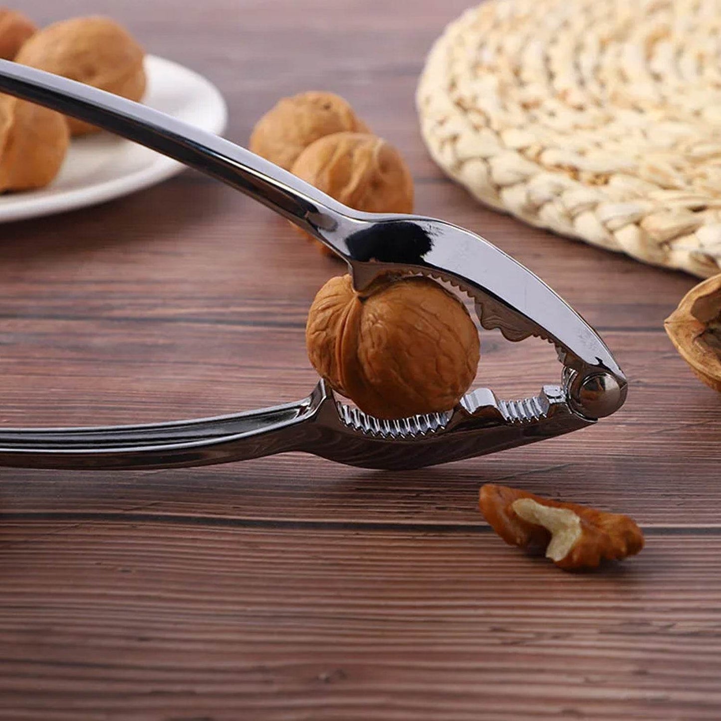 Luxury Stainless Walnut Cracker – Portable Nut Cutter & Pliers - Gadgetspiremart