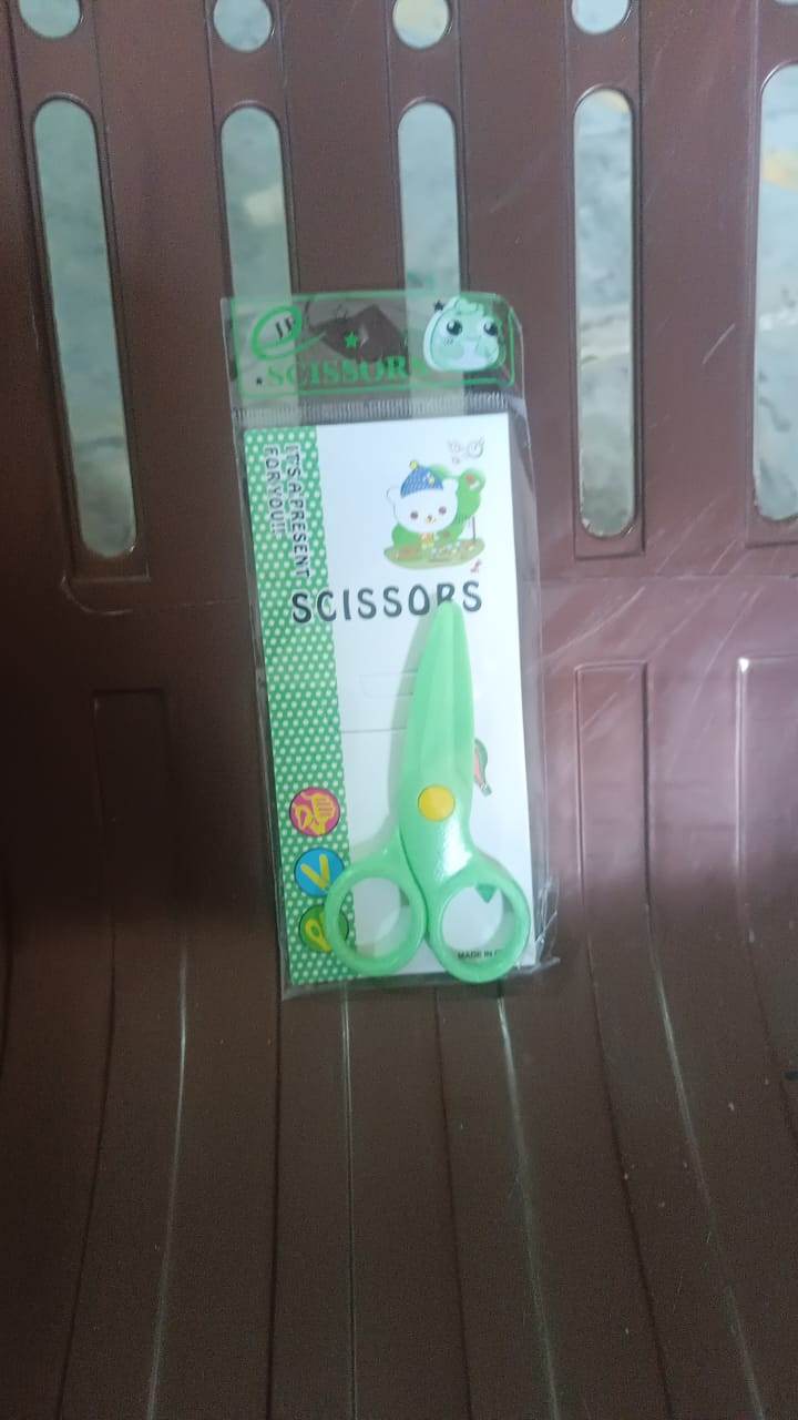 Plastic Safety Scissor, Pre-school Training Scissors (1 Pc) - Gadgetspiremart
